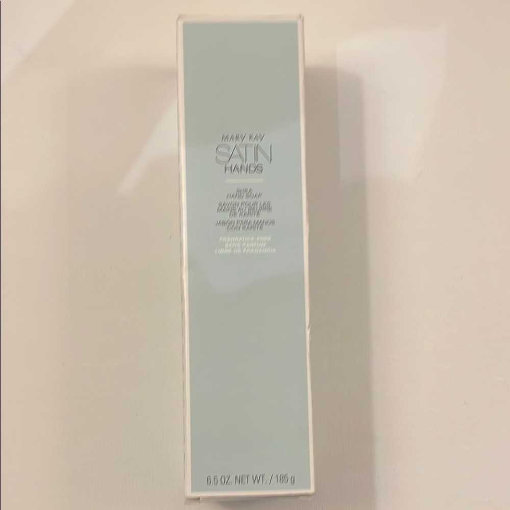Mary Kay Satin Hands Nourishing Soap- White